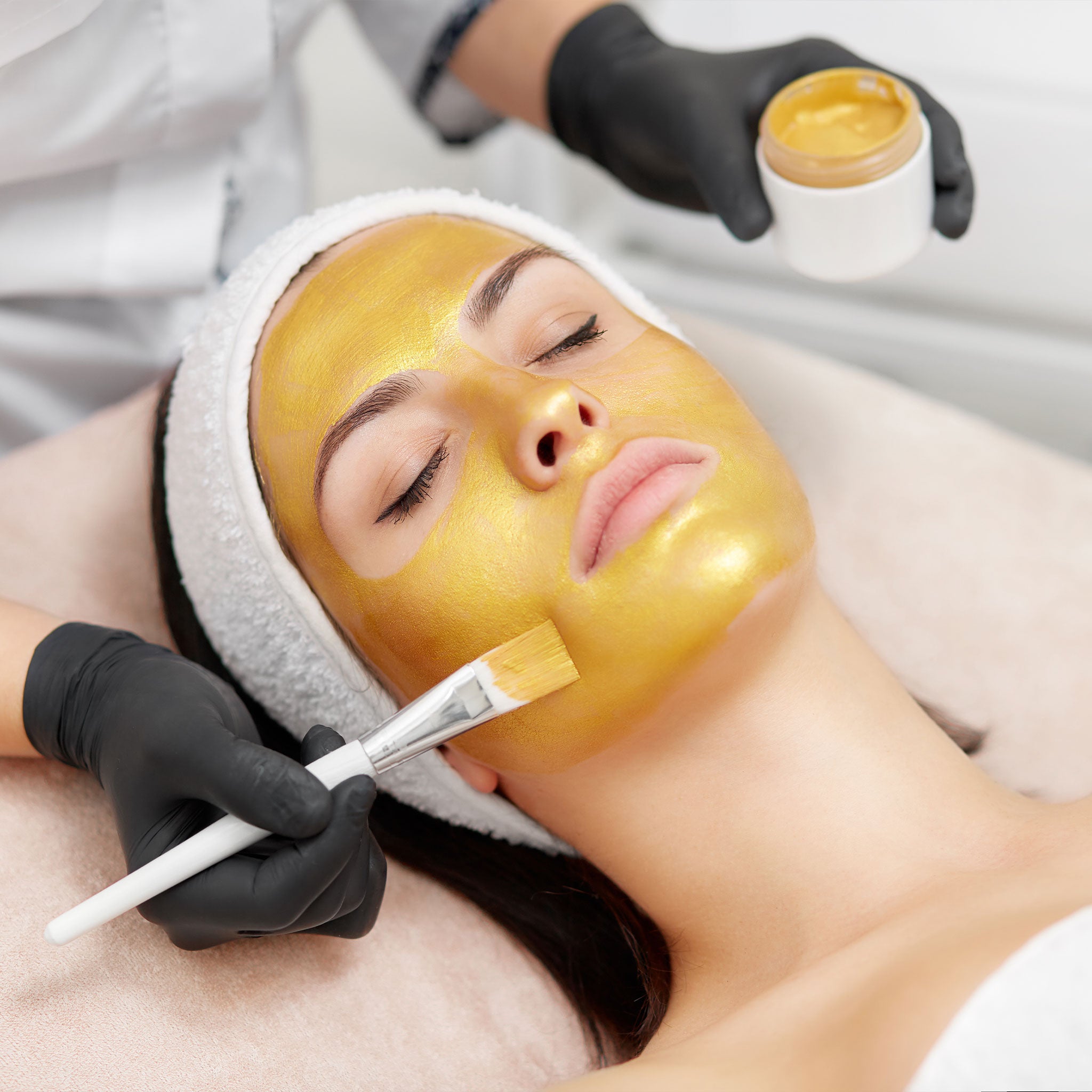 Facial Golden Summer Microneeding + Vitamits